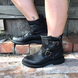 Chippewa Raynard 7" harness motorcycle boots.